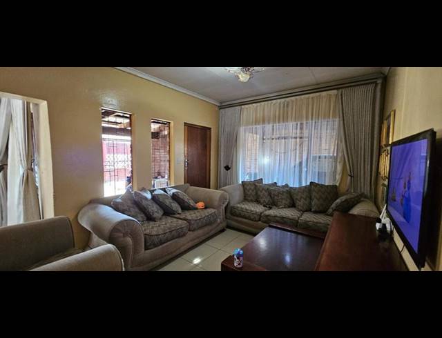 4 BEDROOM HOUSE FOR SALE IN ATTERIDGEVILLE